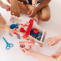 
              Camión de rescate de madera de Marshall Melissa & Doug
            