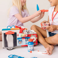 
              Camión de rescate de madera de Marshall Melissa & Doug
            