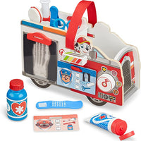 Camión de rescate de madera de Marshall Melissa & Doug